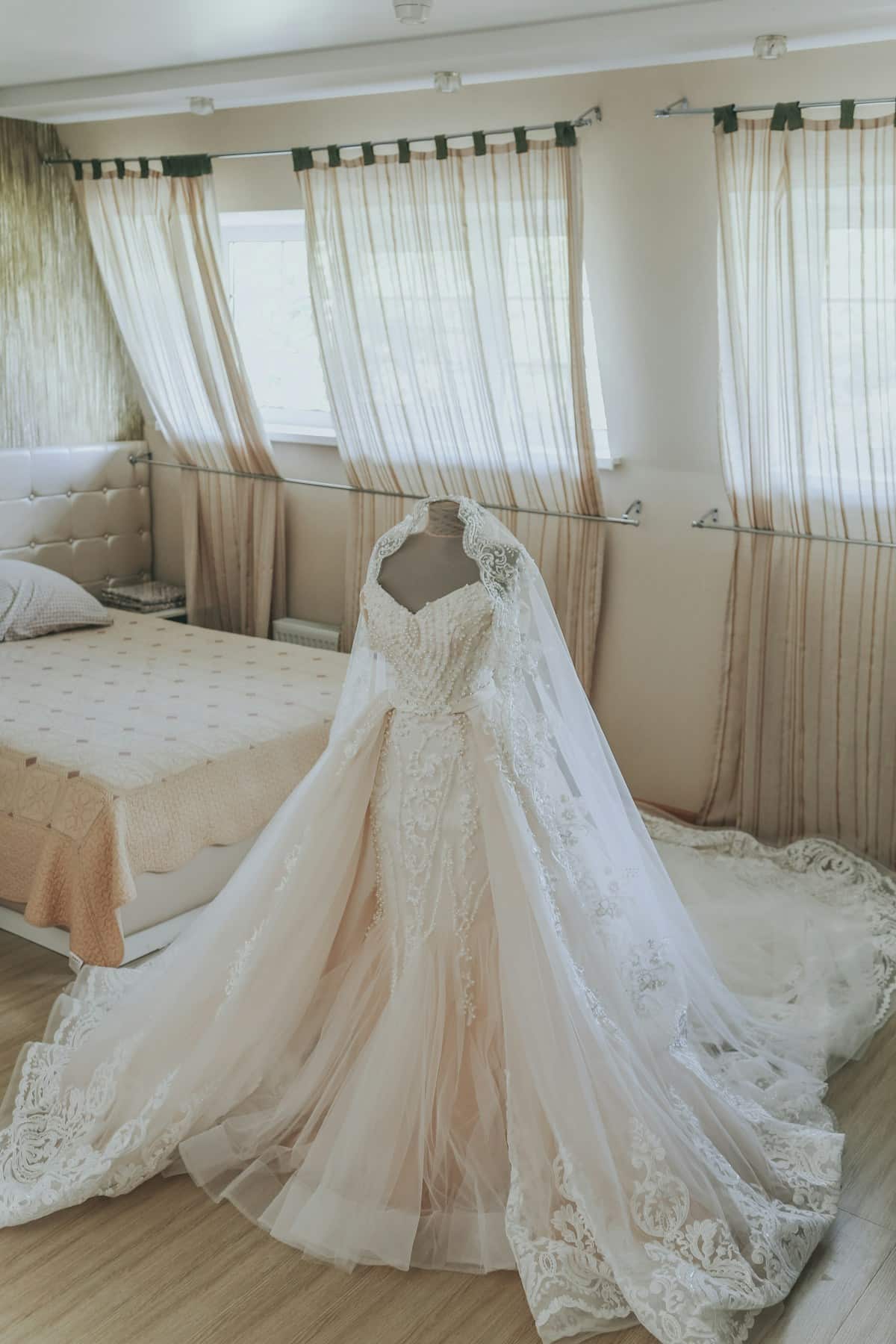 Robes de mariée sur portants - Comment choisir sa robe