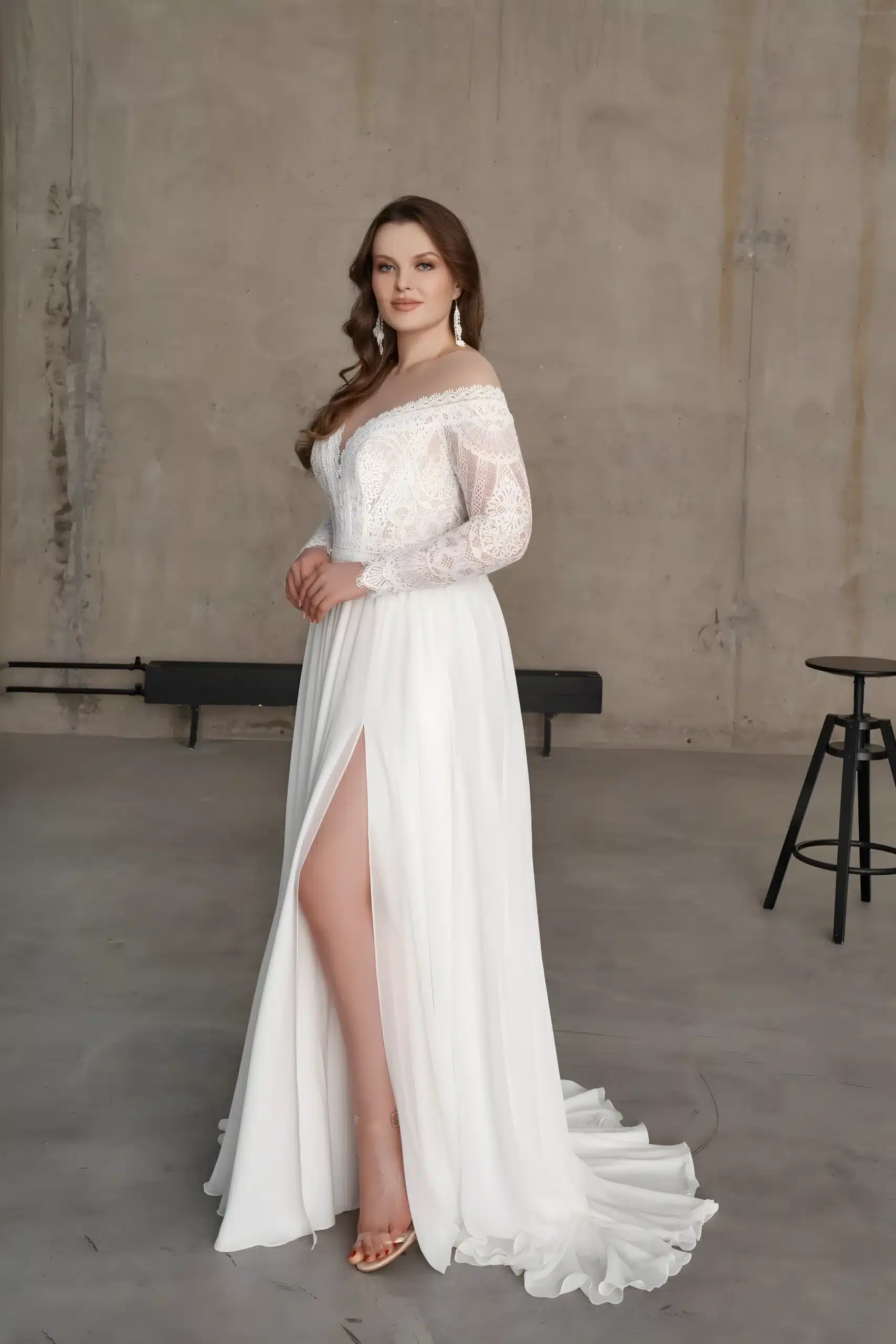 Robe de Mariée Grande Taille en mousseline légère avec fente avant