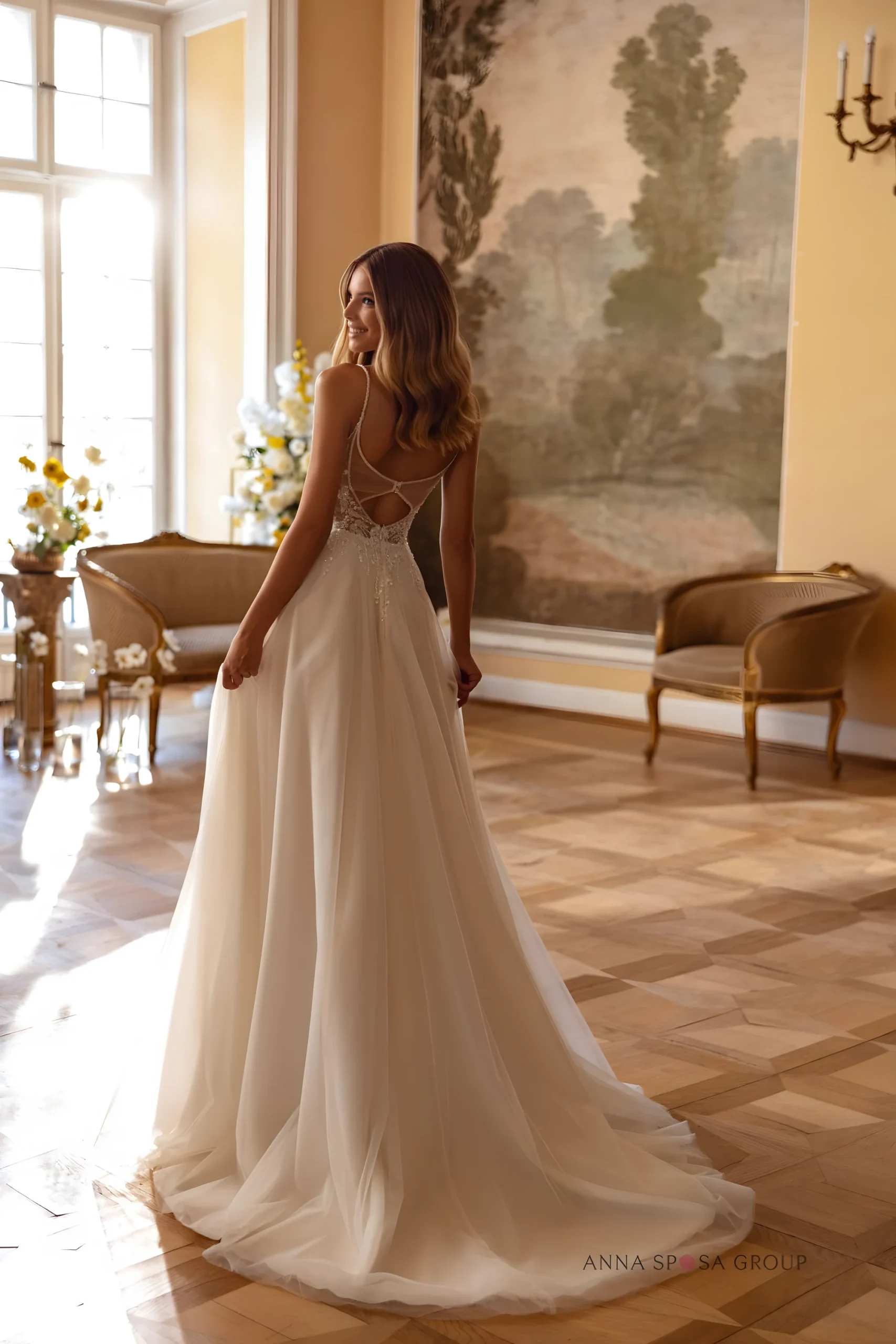 Robe de mariage dos nu avec maintien sur tissu illusion