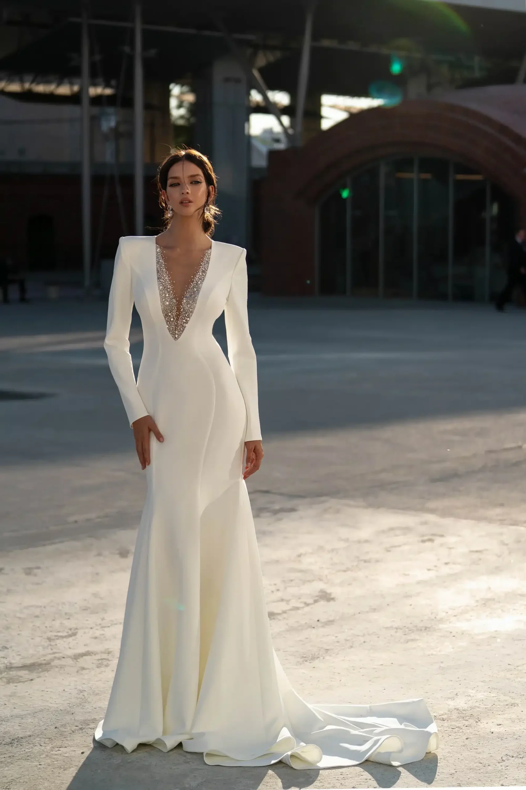 Robe de Mariée manches longues en crêpe avec silhouette sirène