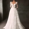 Robe de mariée en dentelle style princesse moderne
