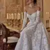 Robe de mariée en dentelle avec col ouvert