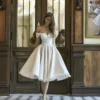 Robe de mariée longueur genoux scintillantes avec épaules tombantes et décolleté petit coeur