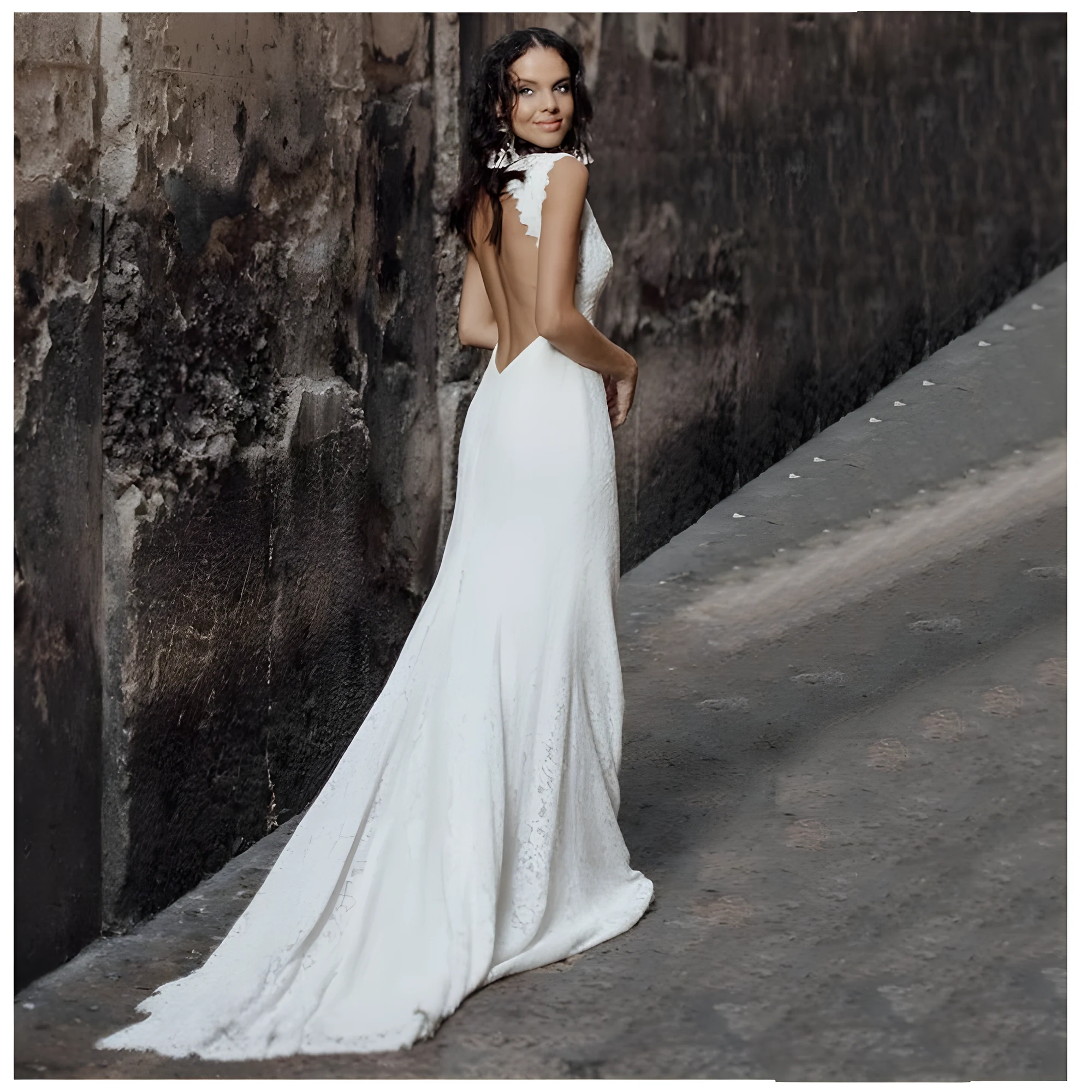 Robe de mariée en dentelle avec dos ouvert