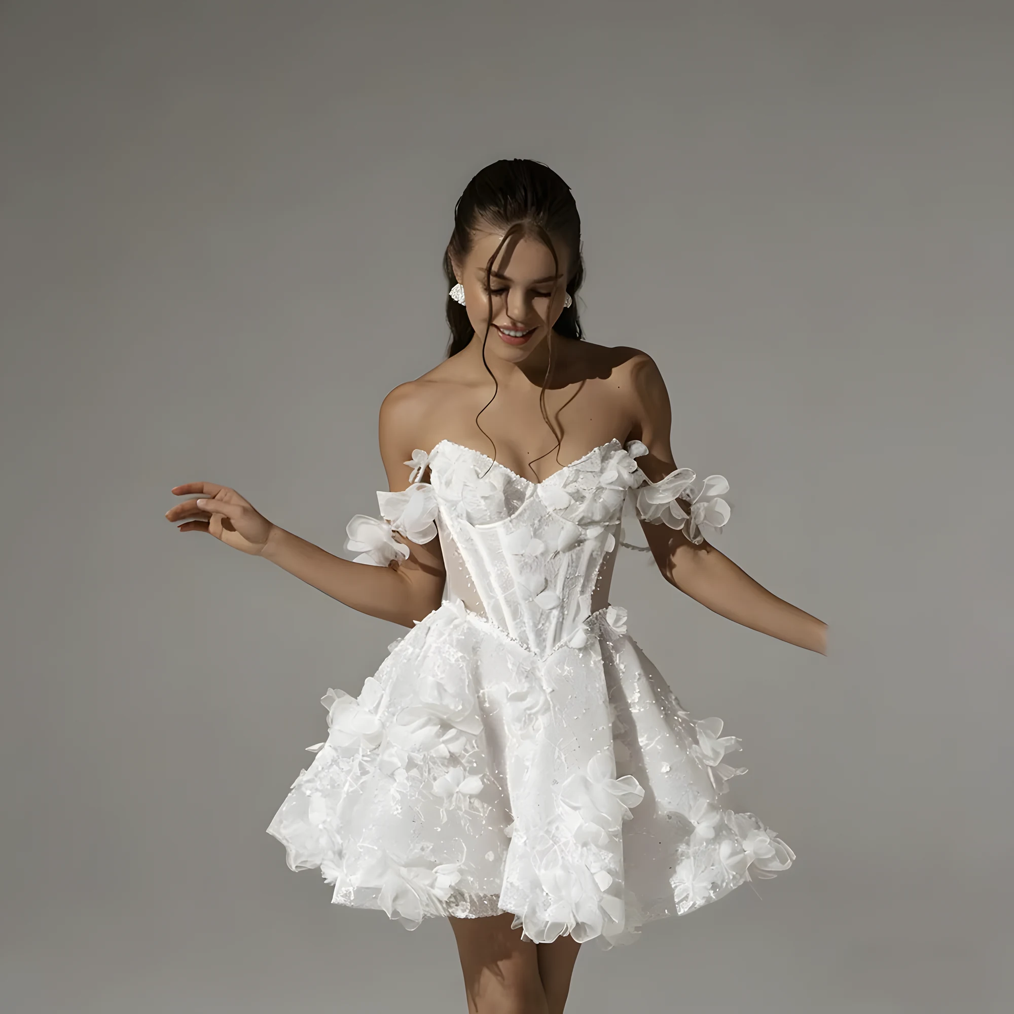 Robe de Mariée mini avec fleurs pour mariage civil
