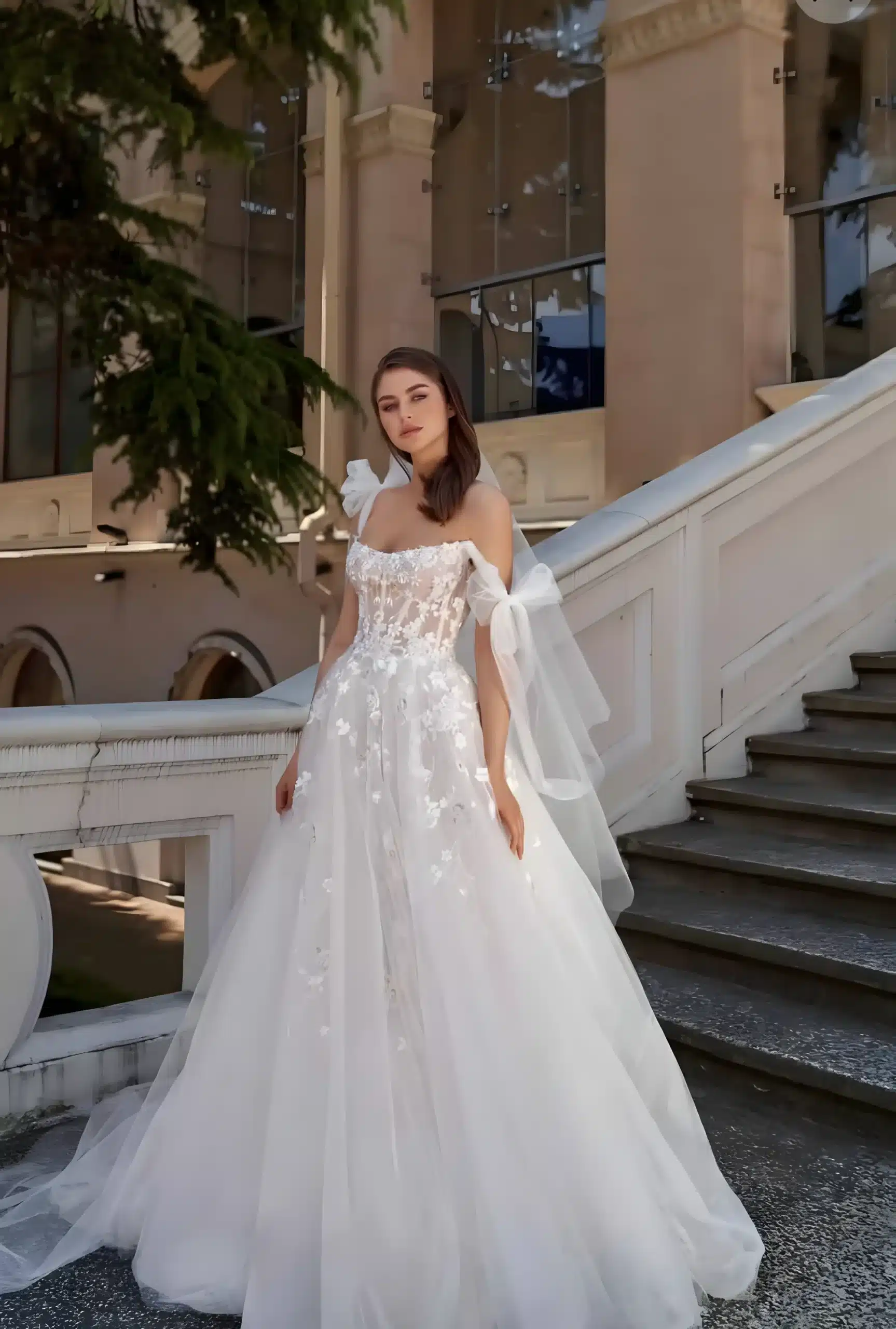 Robe de mariée princesse en tulle avec broderies