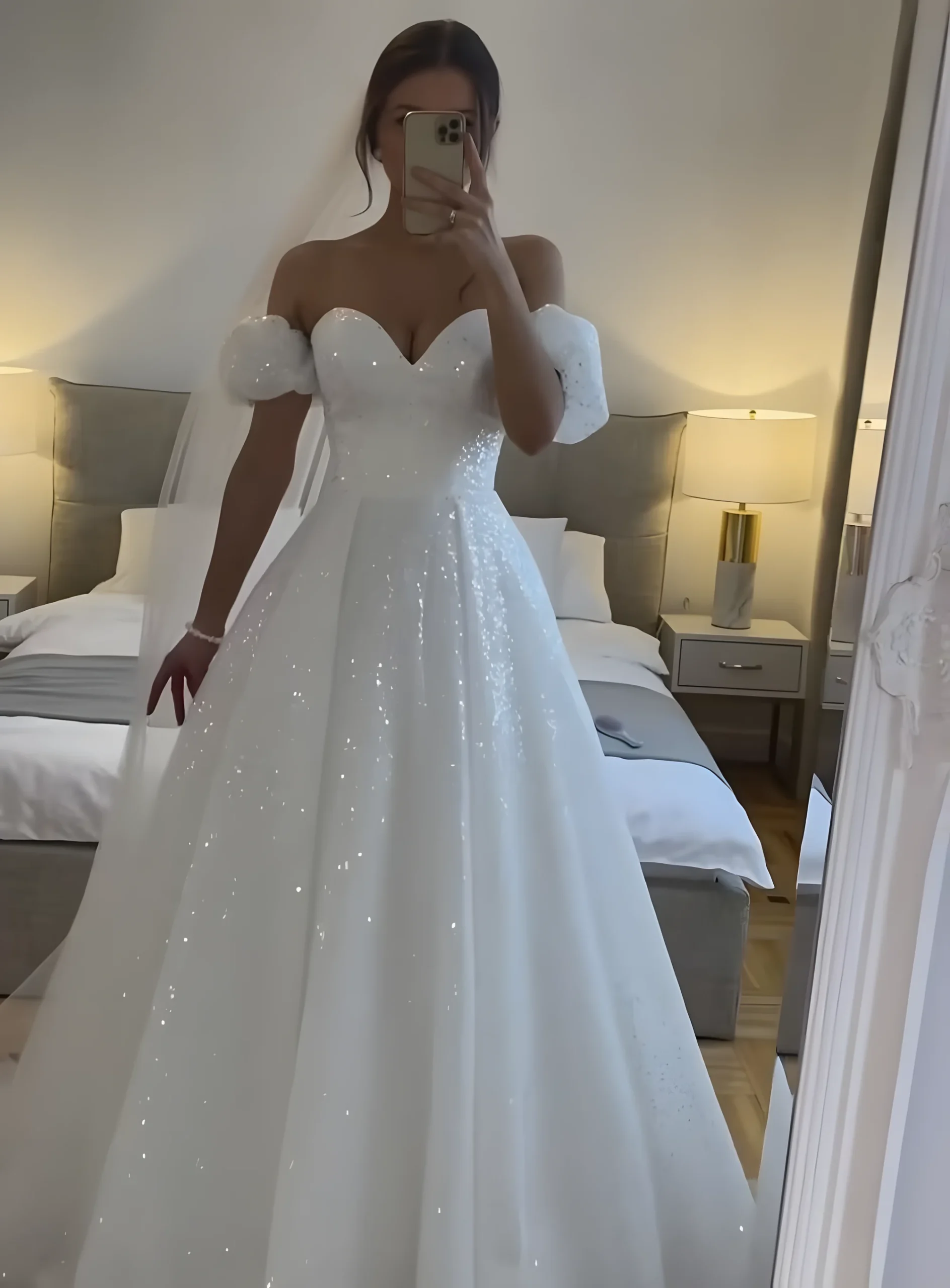 Robe de mariée princesse en mousseline de coton pailleté