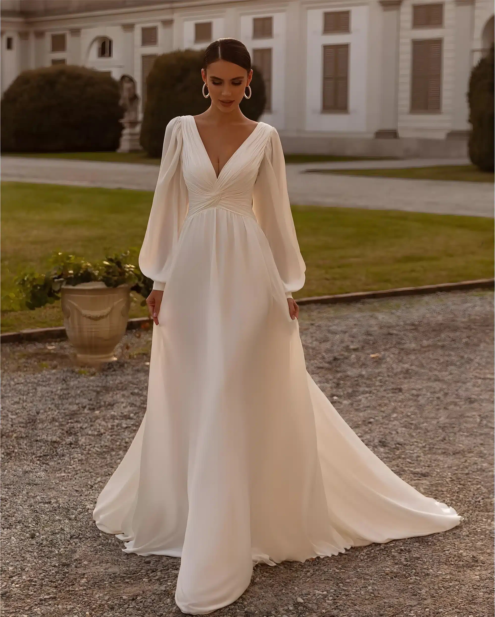 Robe de mariée vintage en mousseline avec manches longues
