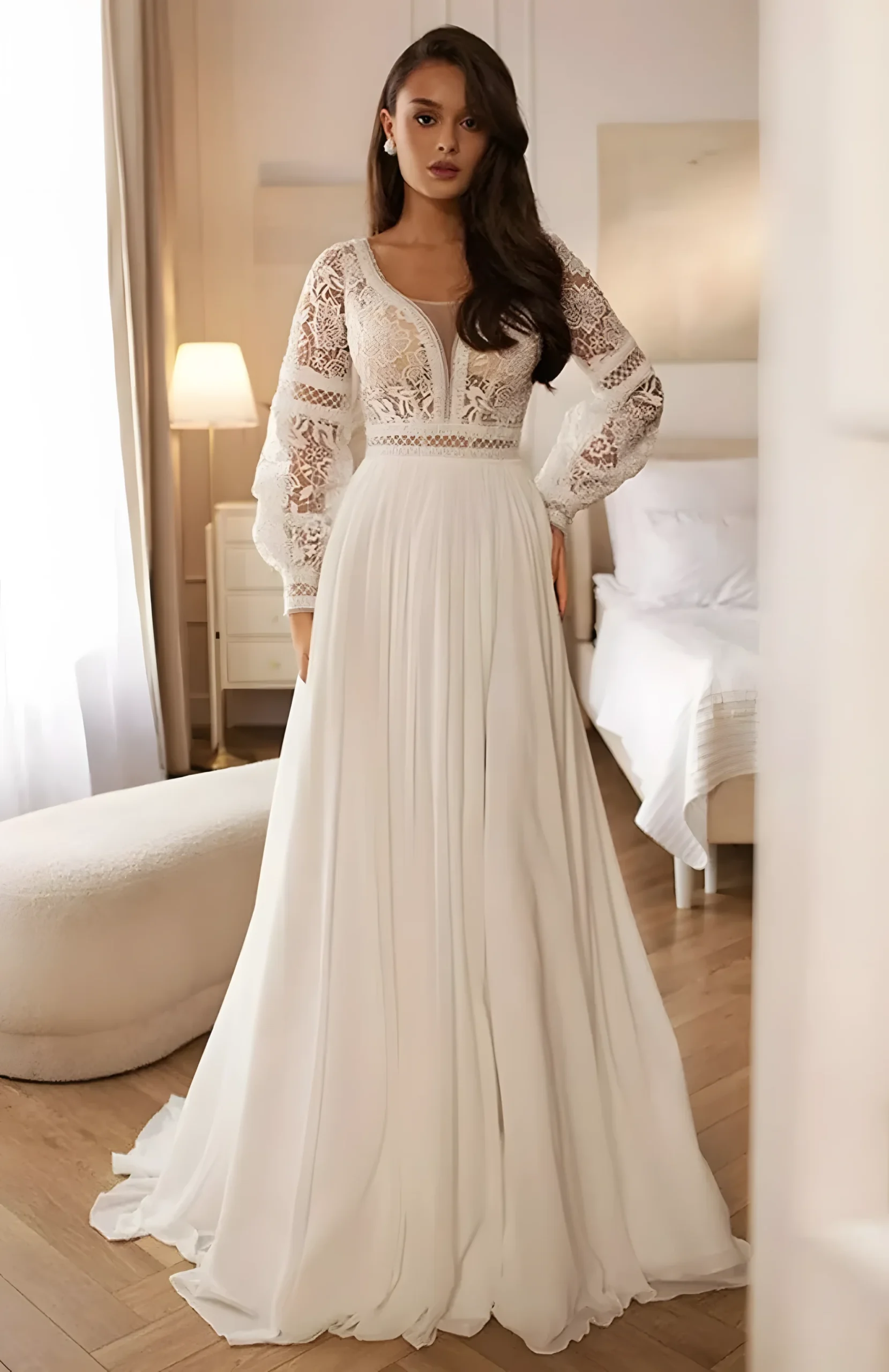 Robe de mariée vintage tendance bohème avec dentelle travaillé et tombé au sol
