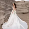 Robe de mariée en organza avec dos dénudé