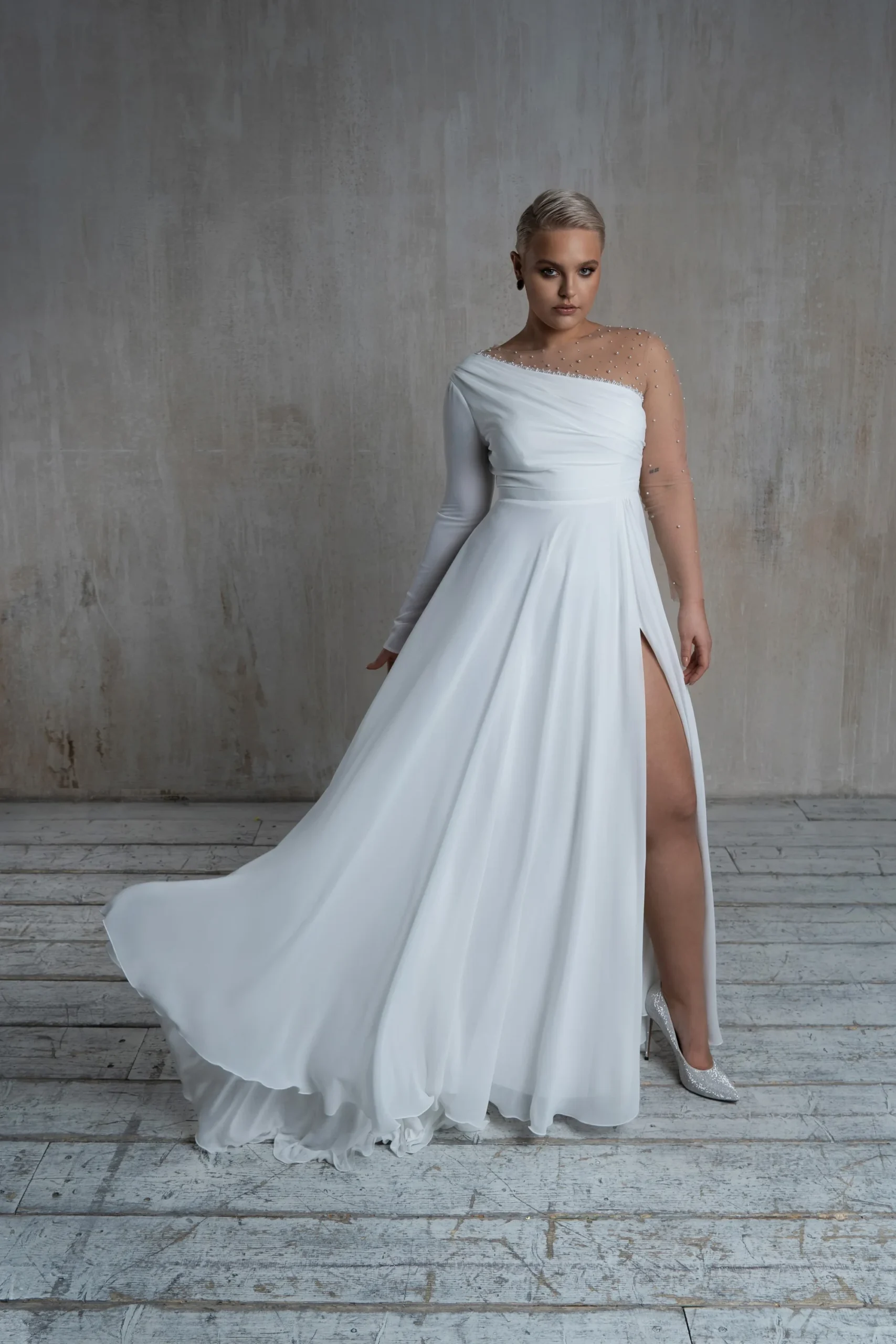 Robe de mariée grande taille asymétrique esprit bohème