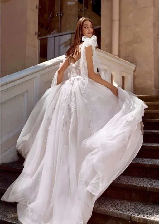 Robe de mariage allure princesse bohème avec dos demi nu