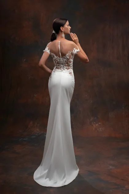 Robe de mariée sirène avec dos caché derrière dentelle sur tissu illusion