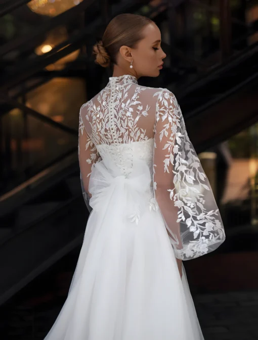 Robe de Mariée manches longues avec haut en tissu transparent