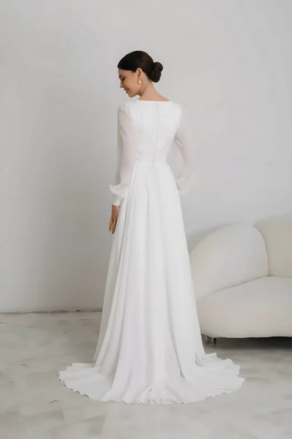 Robe de mariage en mousseline à manches longues dos couvert