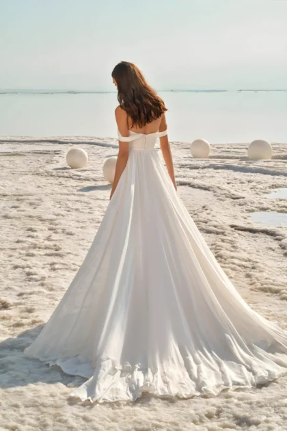 Robe de mariée allure bohème en tulle avec dos nu