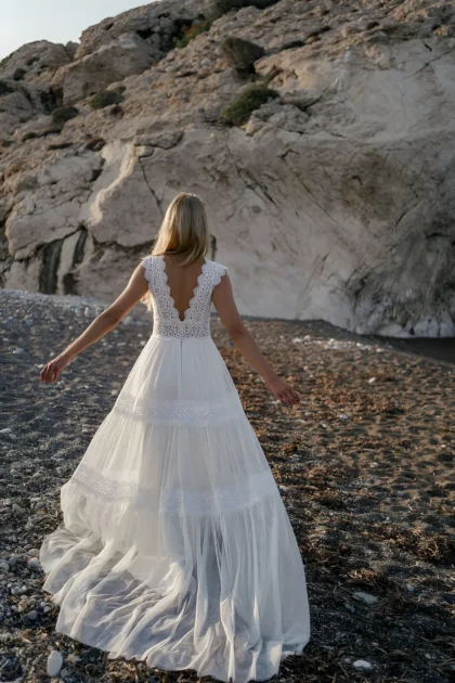 Robe de Noce style Bohème en dentelle avec dos nu en V