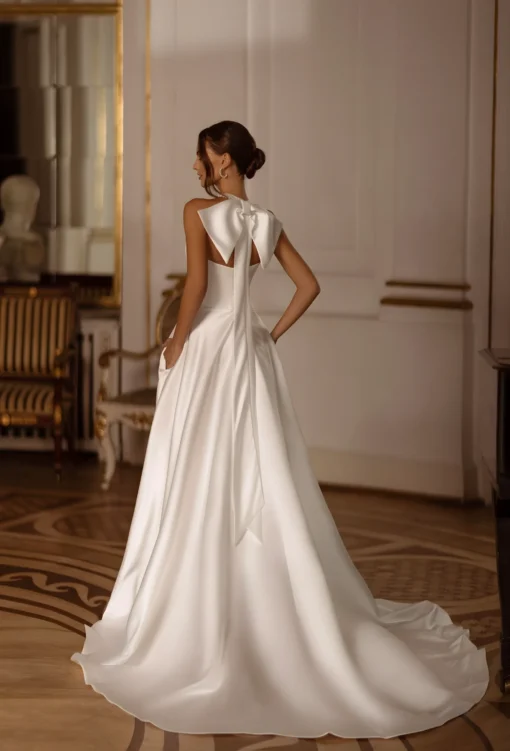 Robe de Mariage Romantique en satin avec nœud haut du dos