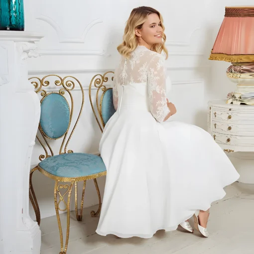 Robe de mariée style rétro dos couvert de dentelle