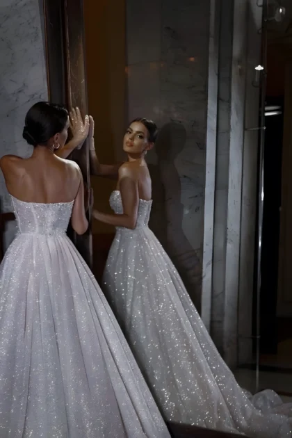 Robe de noce façon princesse paillettes avec dos nu