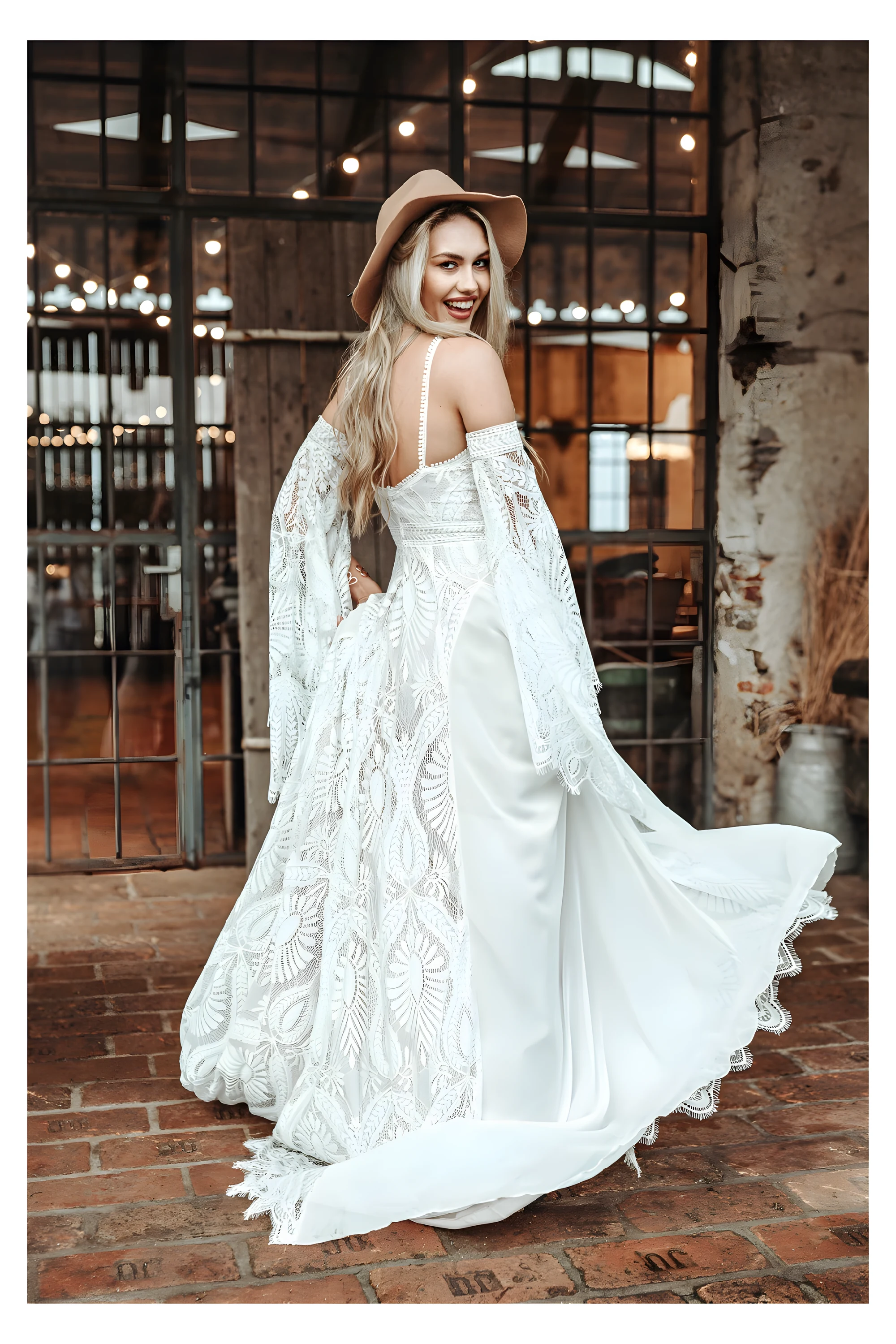 Robe de noce bohème en dentelle avec dos nu et légère traîne arrière