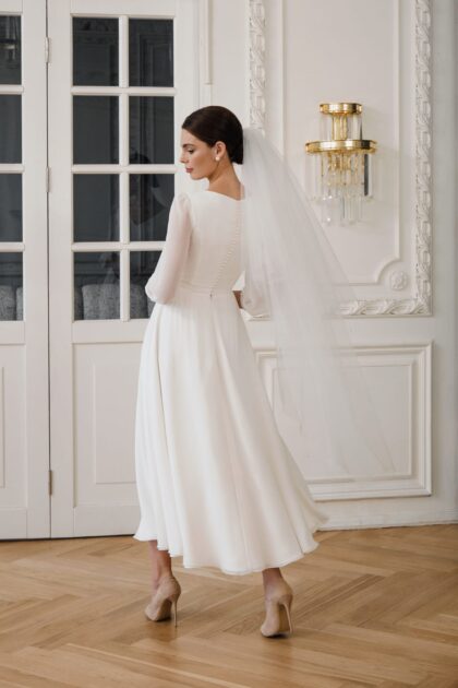 Robe de noce façon vintage années 70 en mousseline aérienne