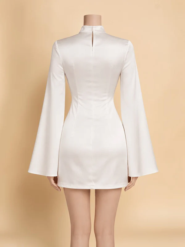 Robe de noce pour cérémonie au civil ultra courte avec dos couvert