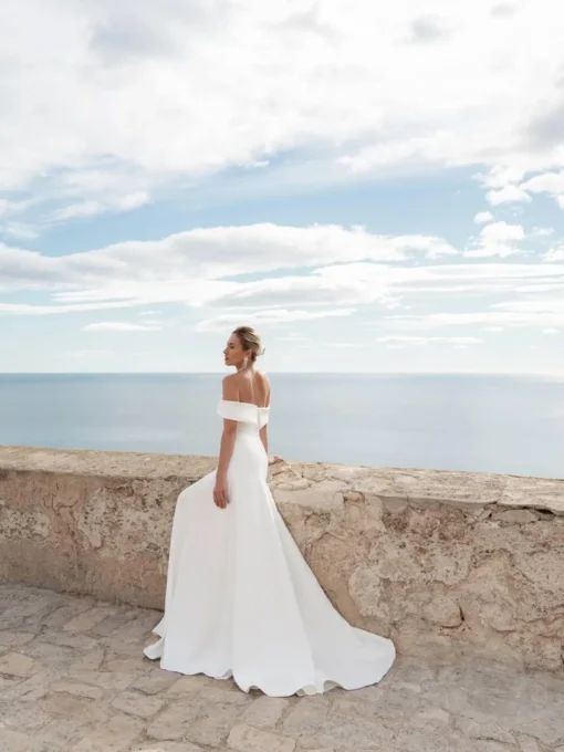 Robe de mariée minimaliste silhouette A pour mariage civil dos nu