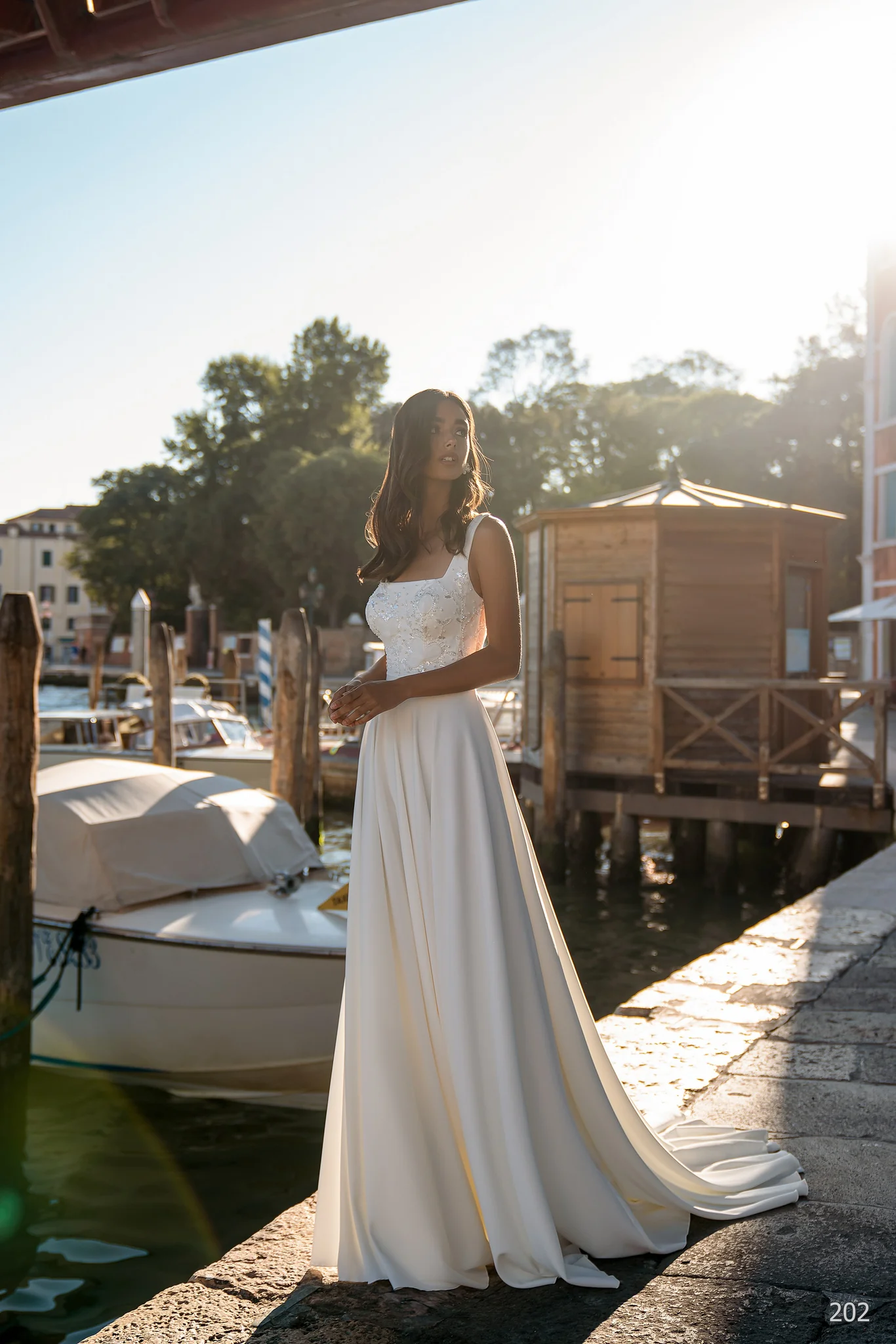 Maëlys - décolleté carré chic – Image 4