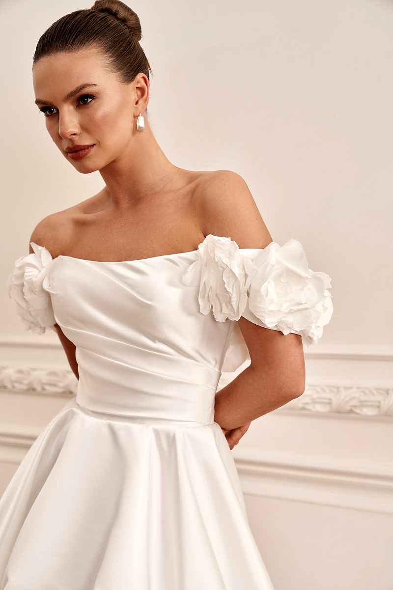 Mila - une romantique à la mairie – Image 3