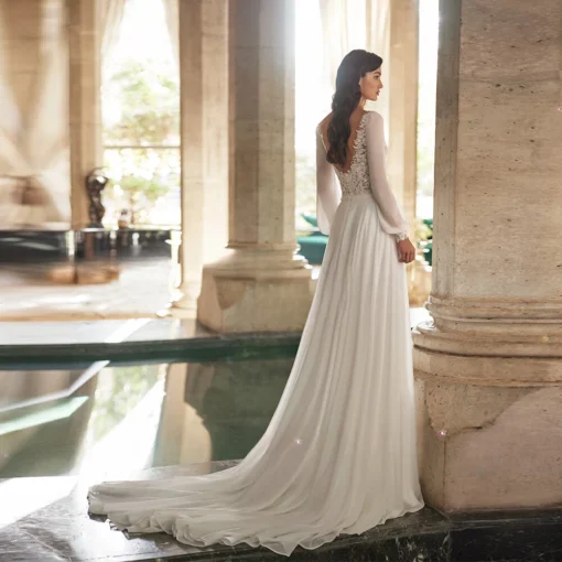 Robe de Noce rétro années 70 en mousseline légère et broderies sur dentelle