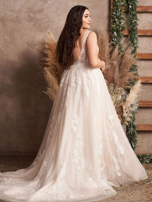 Robe de mariée en grande taille en tulle avec appliqués floraux sur tissu illusion