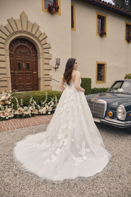 Robe de noce en tulle avec imprimés adaptée aux grandes tailles