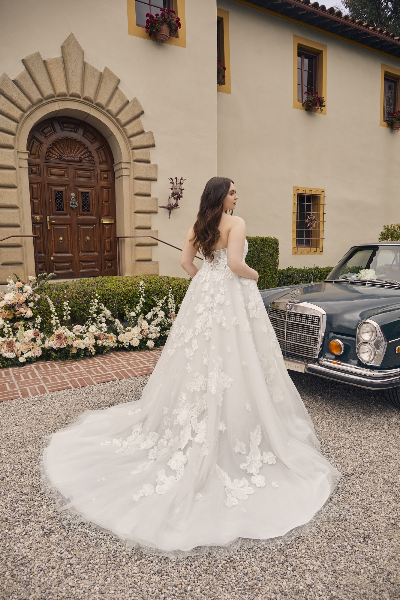Robe de noce en tulle avec imprimés adaptée aux grandes tailles