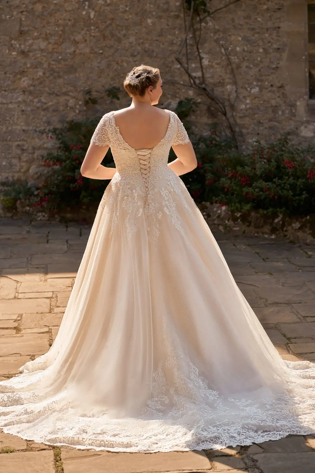 Robe de mariage pour grande taille coupe A en tulle