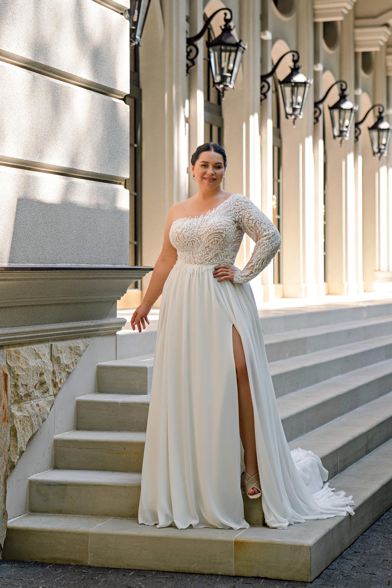 Robe de mariage pour grande taille plein d'éclat pour une entrée majestueuse
