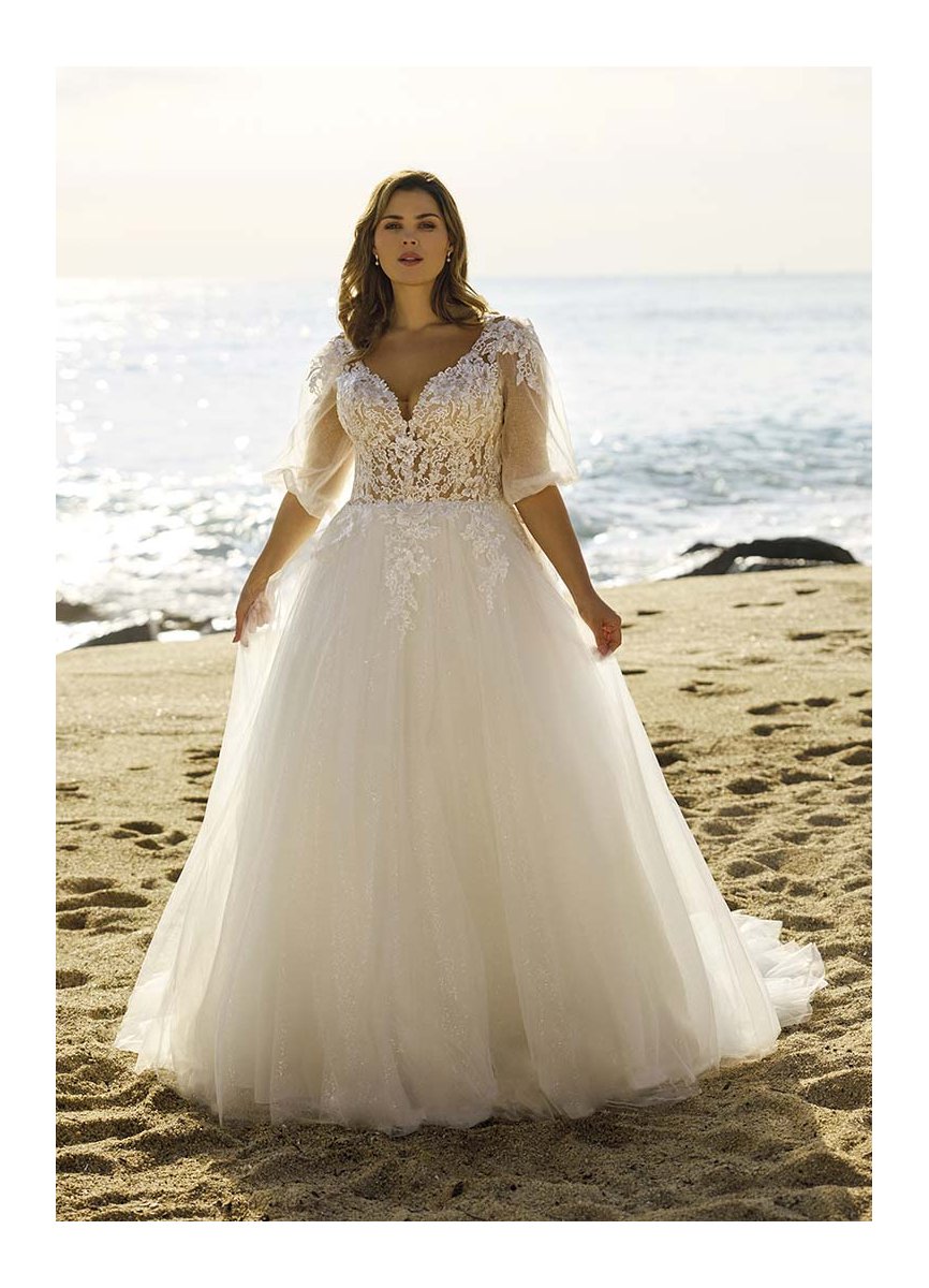 Robe de noce réalisée pour grande taille avec imprimés sur top illusion et jupe silhouette A en tulle