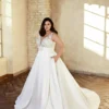 Robe de Noce sur mesure dans un beau tissu Mikado lumineux