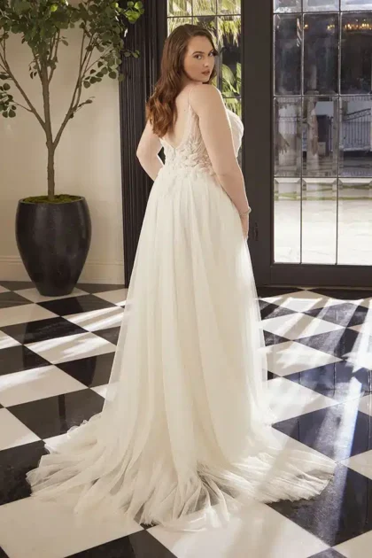 Robe de Mariée adaptée grande taille en tulle et dentelle