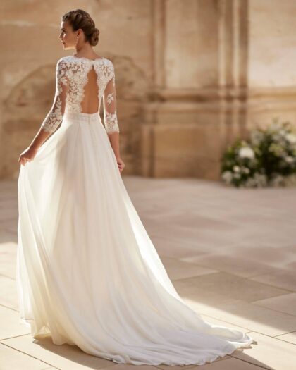 Robe de Mariage romantique avec haut en dentelle et jupe en mousseline de soie