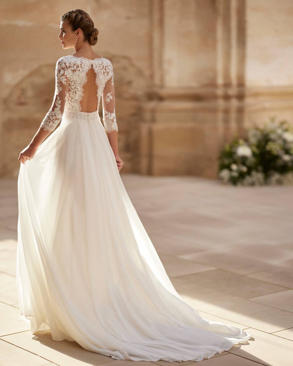 Robe de Mariage romantique avec haut en dentelle et jupe en mousseline de soie