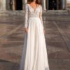Robe d Mariée pleine de charme mêlant la délicatesse de la dentelle et la légèreté de la mousseline dans une version champêtre réussie