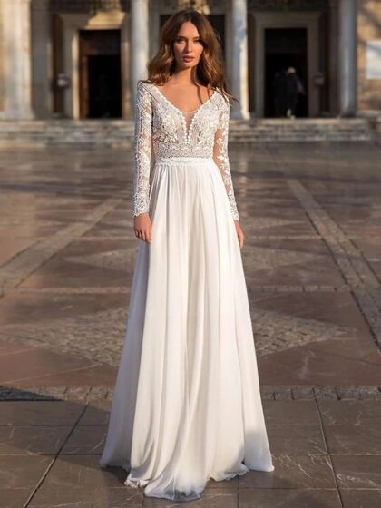 Robe d Mariée pleine de charme mêlant la délicatesse de la dentelle et la légèreté de la mousseline dans une version champêtre réussie