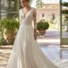 Robe de Mariée Princesse Bohème en dentelle et satin dans une silhouette classique A