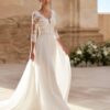 Robe de Mariée couverte de dentelle sur illusion avec jupe fluide en mousseline de soie
